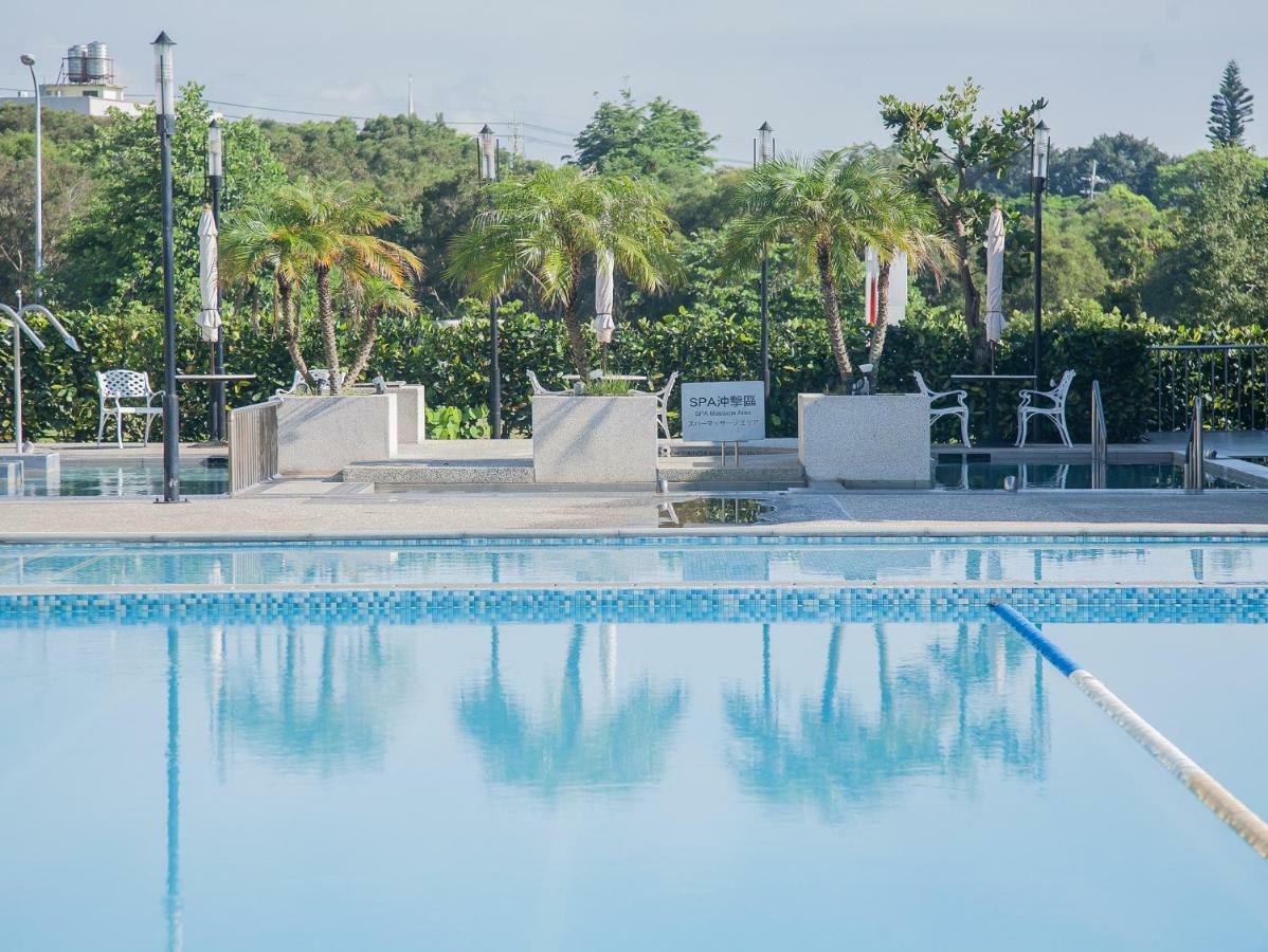 フレッシュフィールズ ホテル 台中市 エクステリア 写真 The swimming pool