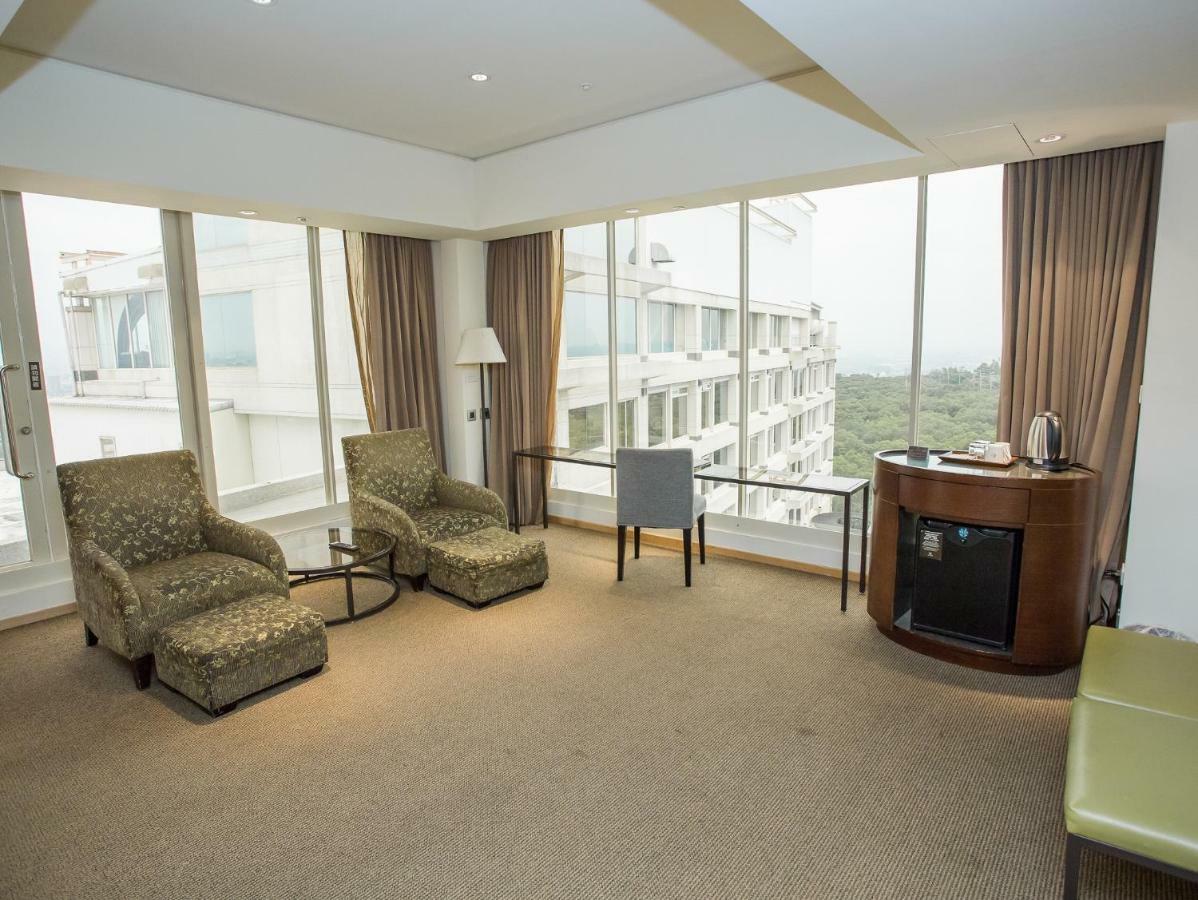 フレッシュフィールズ ホテル 台中市 エクステリア 写真 A suite at the Shangri-La Hotel, Kuala Lumpur