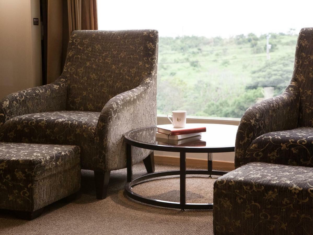 フレッシュフィールズ ホテル 台中市 エクステリア 写真 A room at the hotel