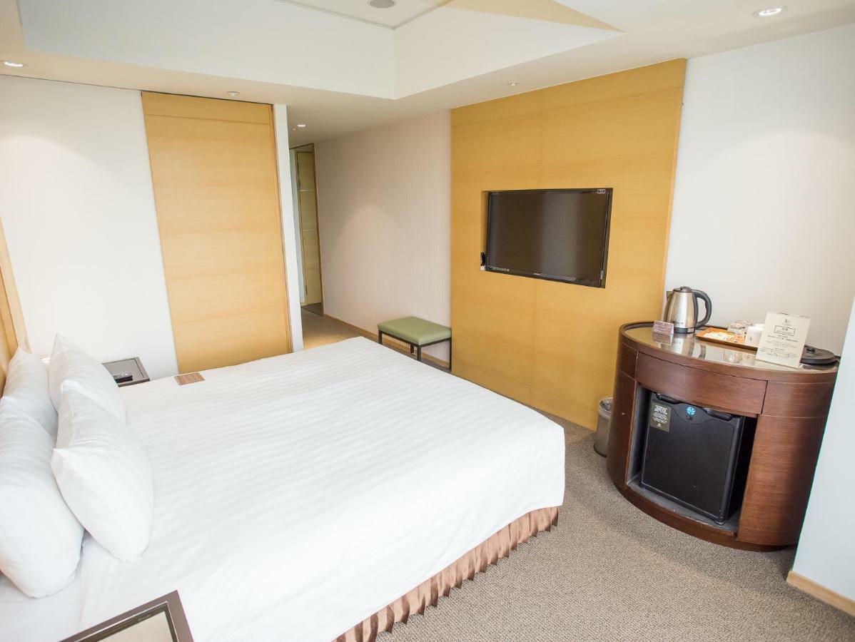 フレッシュフィールズ ホテル 台中市 エクステリア 写真 A room at the hotel