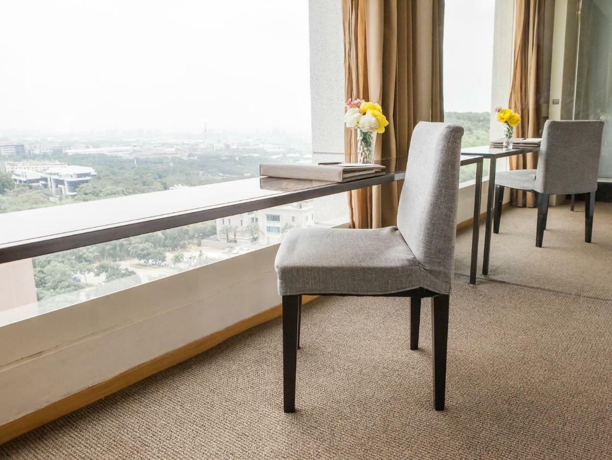 フレッシュフィールズ ホテル 台中市 エクステリア 写真 A room at the hotel