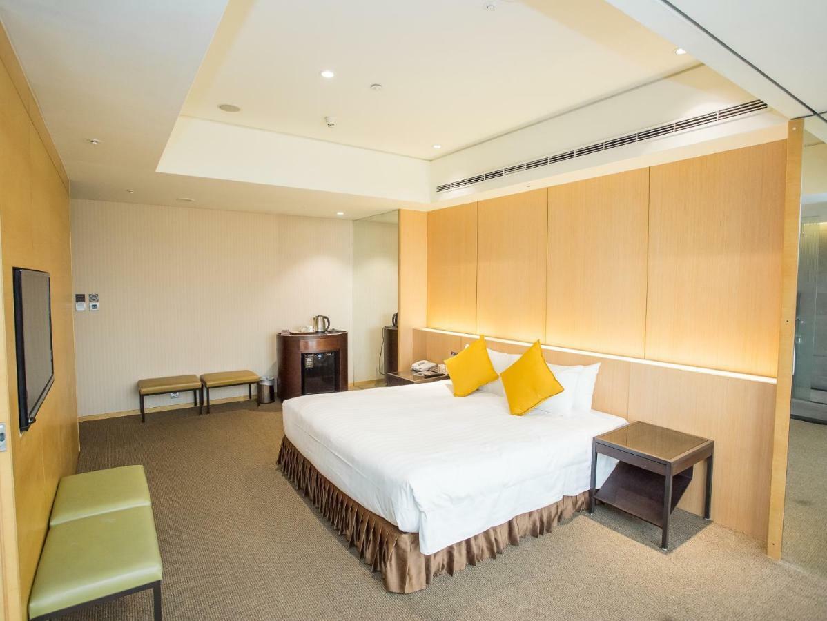 フレッシュフィールズ ホテル 台中市 エクステリア 写真 A bedroom at the hotel