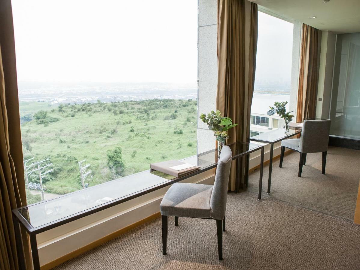 フレッシュフィールズ ホテル 台中市 エクステリア 写真 A room at the hotel